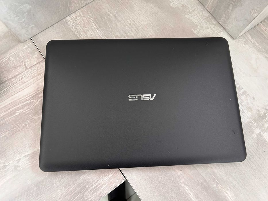 Продаётся ноутбук ASUS E502S