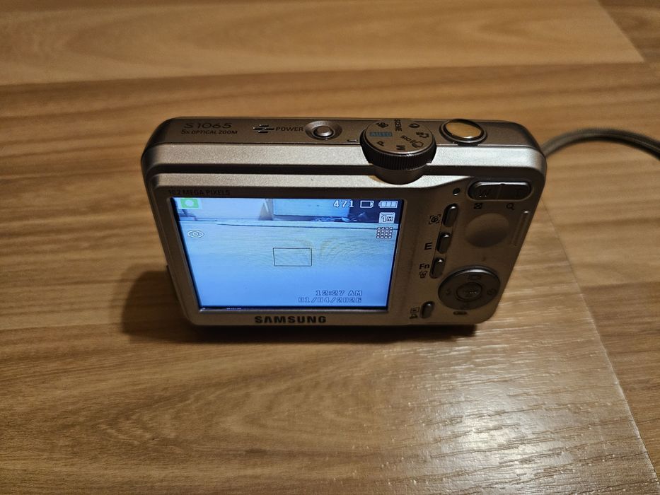 Vând Aparat Digital Samsung S1065 10.2 Megaixeli, În Stare Foarte Bună