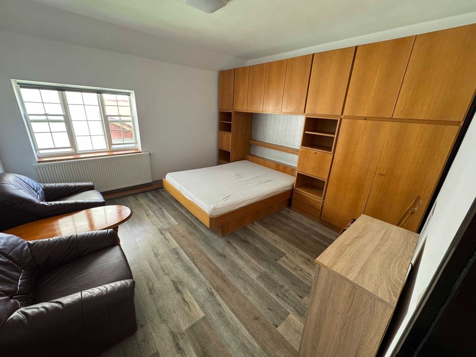 Proprietar, inchiriez apartament la casa, 4 dormitoare, zona Calea Aradului