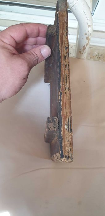 Стара дървена икона