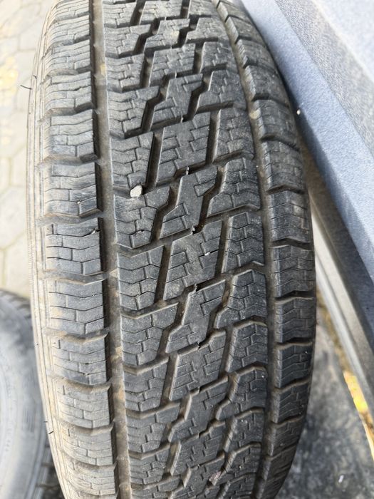 Продам резину 205/70R15