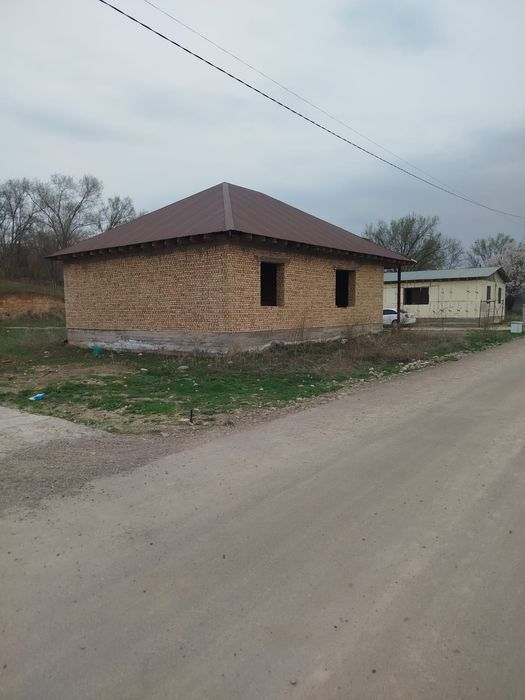 Уй сатылады  келiсiм бар