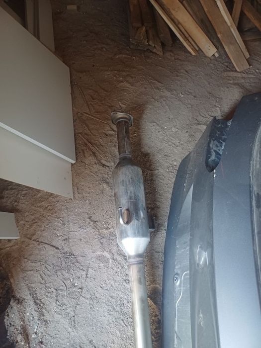 Продам глушитель в сборе  на Haval Jolion