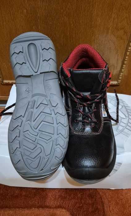 Bocanci cu bombeu metalic