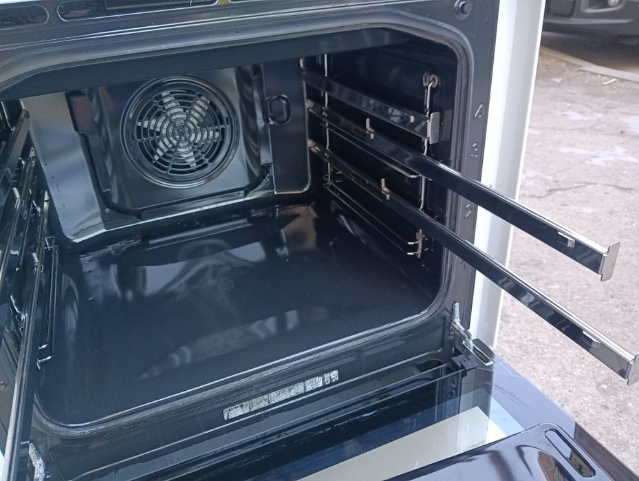 Свободно стояща печка с керамичен плот  Gorenje с 2 години гаранция!