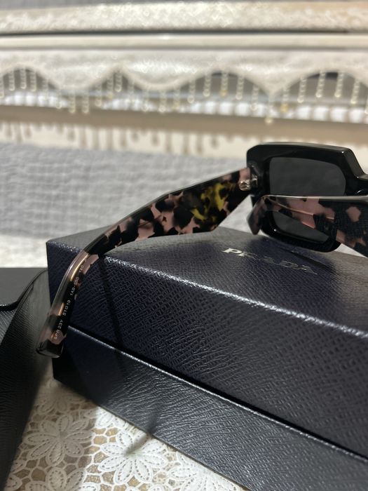 Слънчеви очила Prada