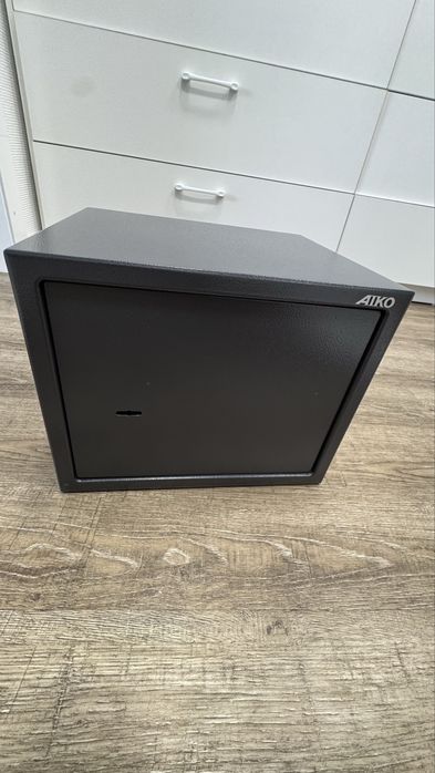 Сейф новый для дома