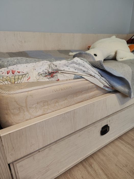 Кровать детская с матрасом
