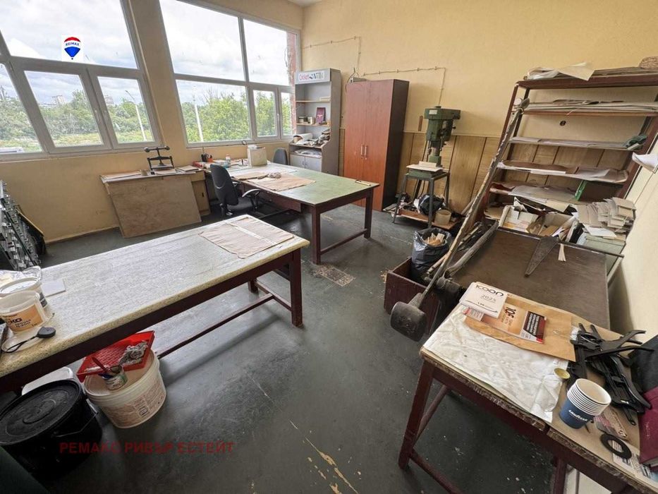 Продава се Промишлена сграда в Русе, Родина 1 - 816 кв.м за 2525 €/кв.м - Снимка #13