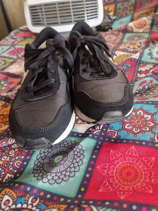 Маратонки Найк 38.5 номер