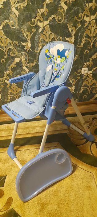 Detiski kormyashi stolik