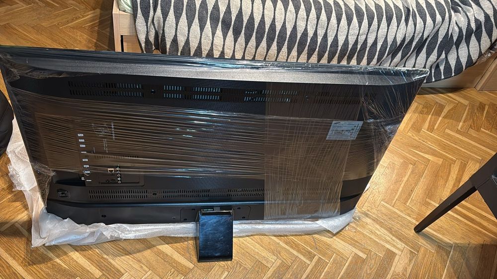 Samsung 48" Smart 4K UHD TV – UE48JU6400 – като нов, пълен комплект