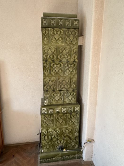 Geam,Usi,Ferestre,Mobilier,Sobe teracota din lemn masiv de stejar, Stilul brâncovenesc tâmplărie veche de aproximativ 80 de ani.