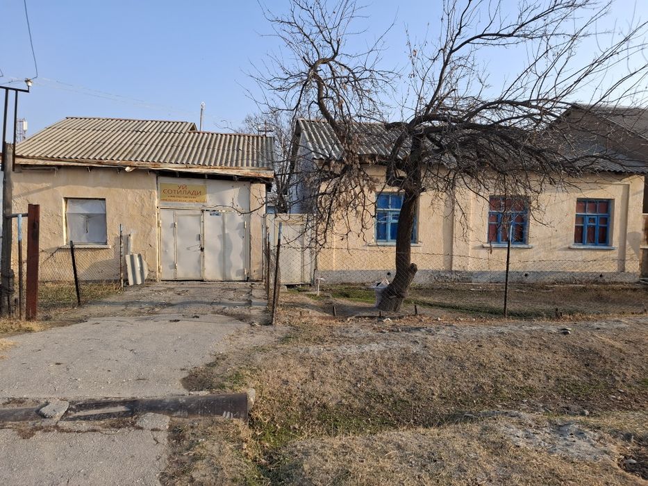 Bulung'ur shahar, Doʻstlik MFY da 8 soʻtixli xovli, 10 ta  xonasi bila