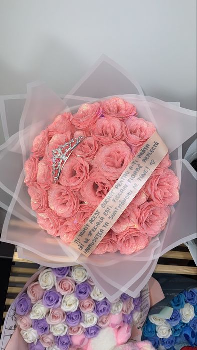 Buchet Trandafiri Imperiali Sclipici cu Stitch