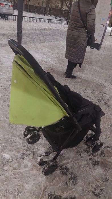Продам хорошию коляску