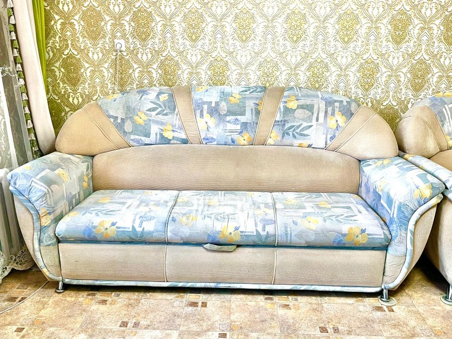 Продам уголок отдыха 3+2+1