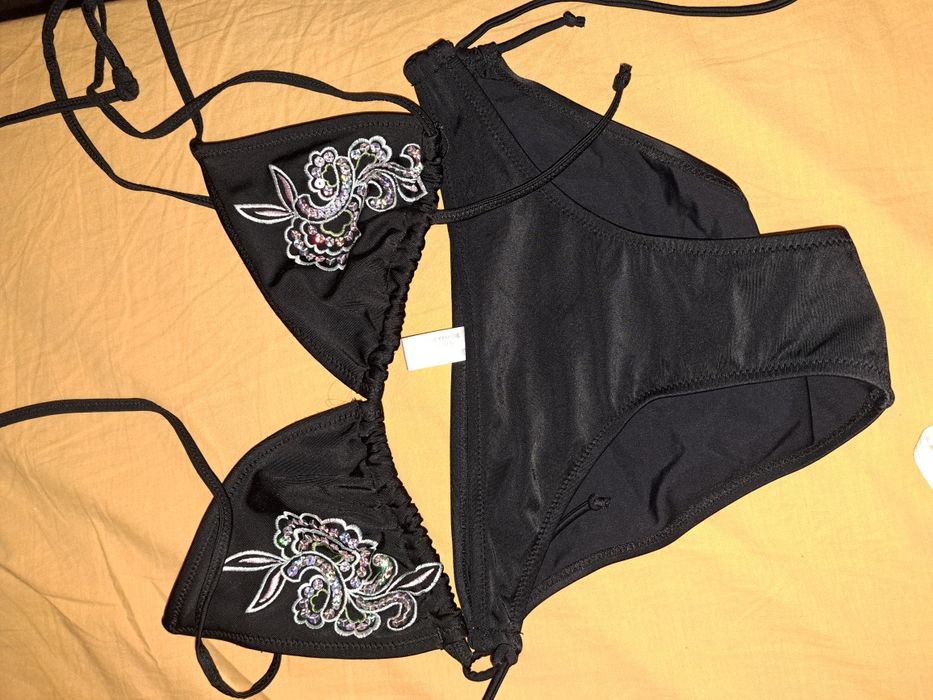 Бански за фини дами или момичета на 14-15г