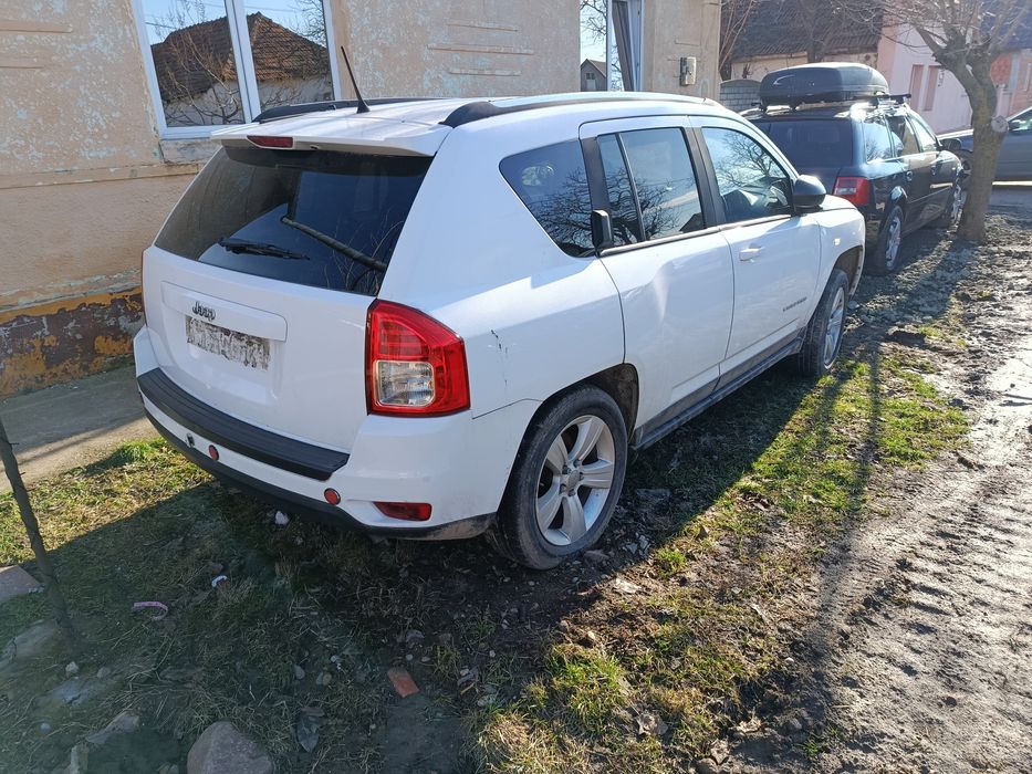 Dezmembrez jeep Compass an 2012