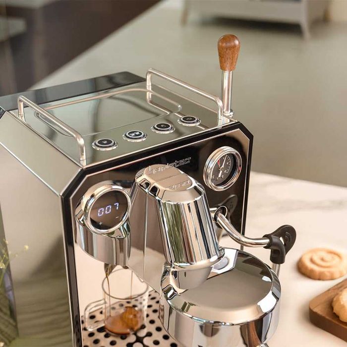 Cecotec Barista Baristeo Intima Еспресо машина Професионална машина за еспресо Barista, система за предварително запарване, помпа 15 бара, 1.7 л
