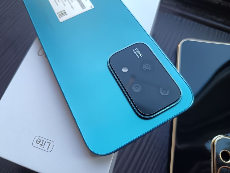 Honor 200 Lait 256гб . Мощный флагман