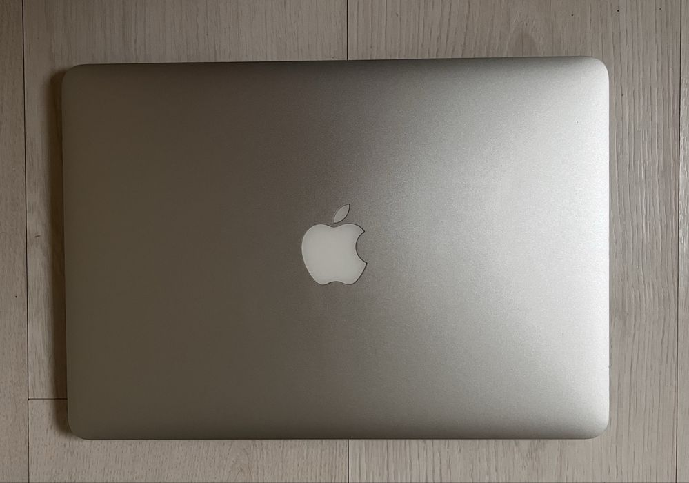 СРОЧНО ПРООДАМ MacBook pro 13-inch retina mid 2014