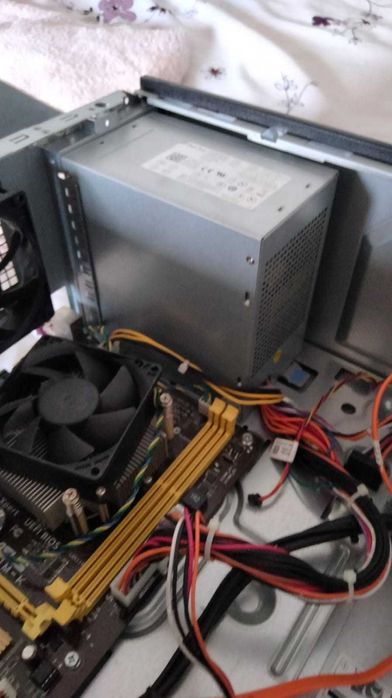 Unitate PC Desktop cu placă ASUS H81M-K –