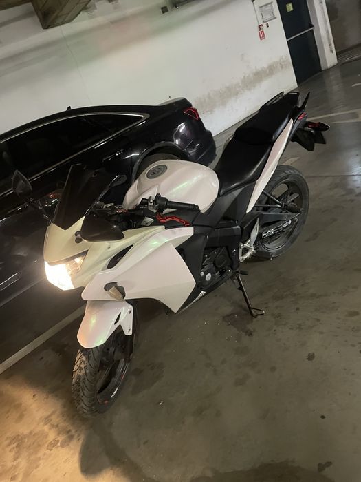 Se vinde honda cbr