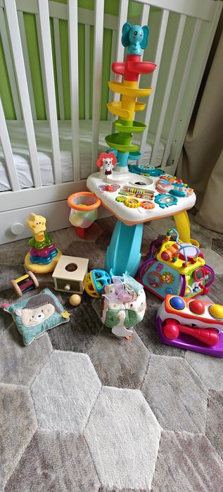 Lot jucarii bebe 9-12 luni