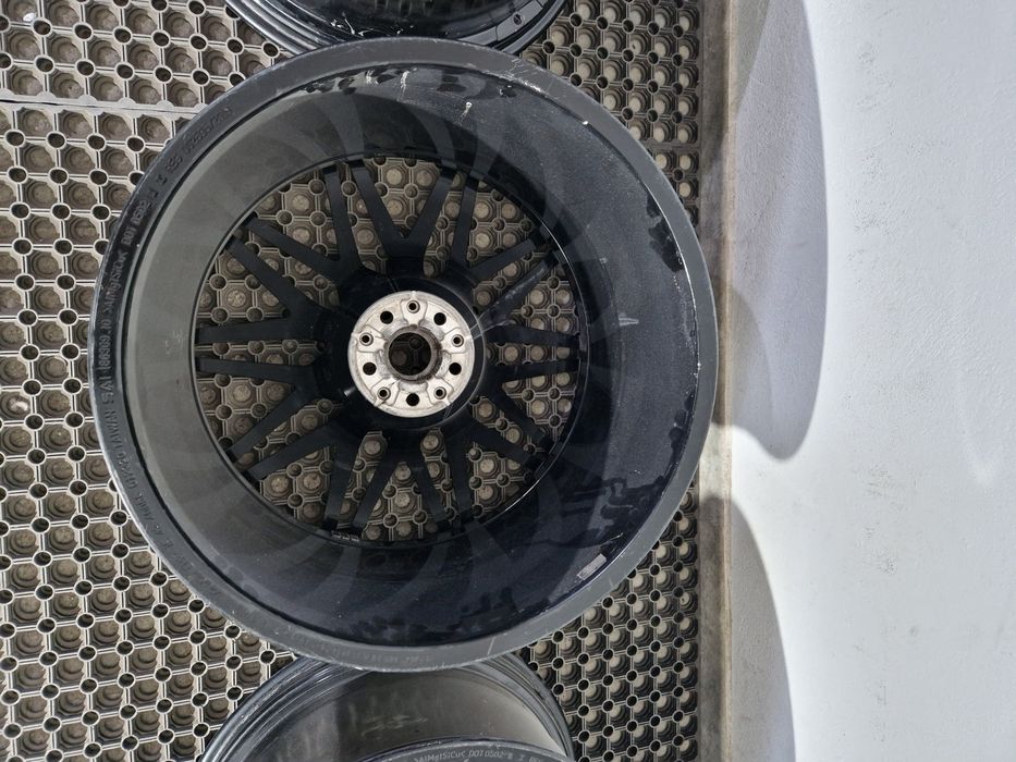 jante bmw x5 f95 g05 x6 f96 g06 m 818 fața 21 10,5j / spate 22 11,5j