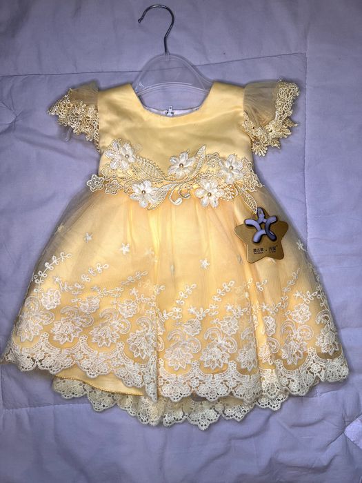 Rochita bebelusi galbena de ocazie, 3 luni