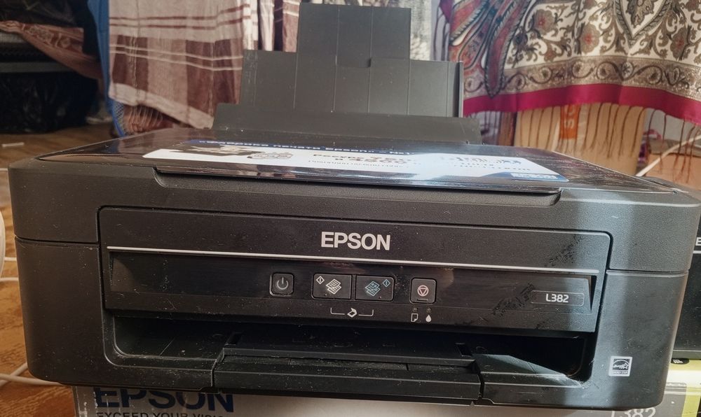 Продам принтер МФУ Epson L382 в отличном состоянии