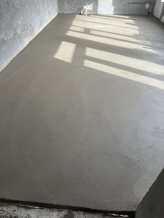 Полусухая стяжка, подача раствора.Suxoy stayashka quyish xizmati