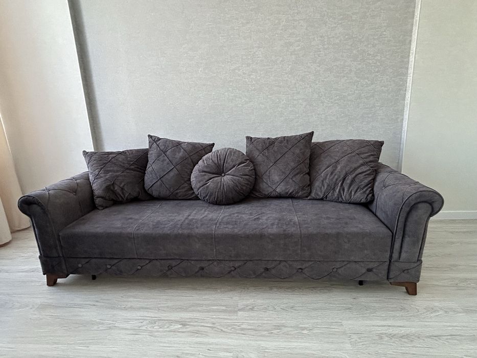 Диван с креслом