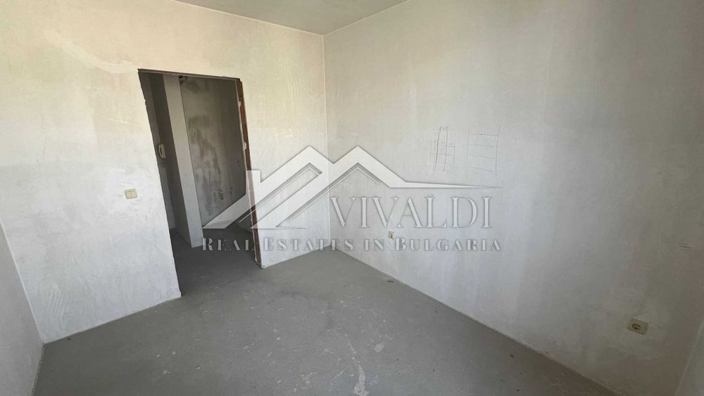 Продава се Тристаен апартамент в Варна, Левски - 86 кв.м за 2547 €/кв.м - Снимка #7