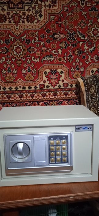 Продам сейф, в хорошем состоянии