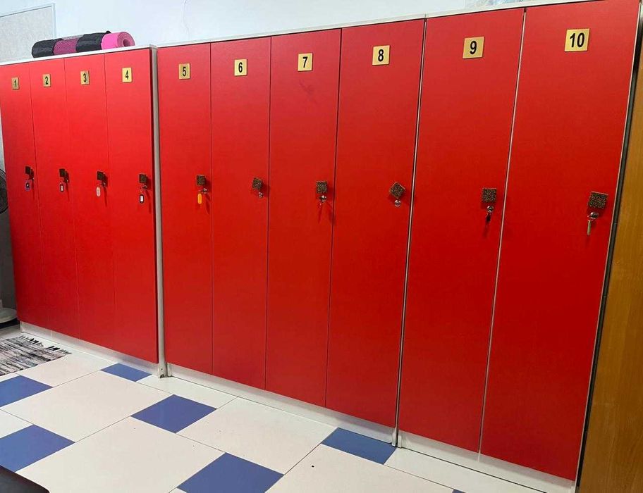 Продам шкафчики в раздевалку