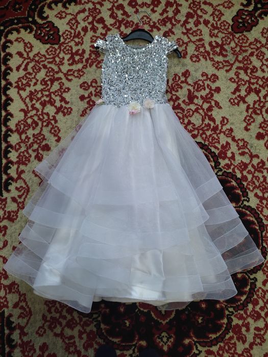 Платье нарядное для девочек