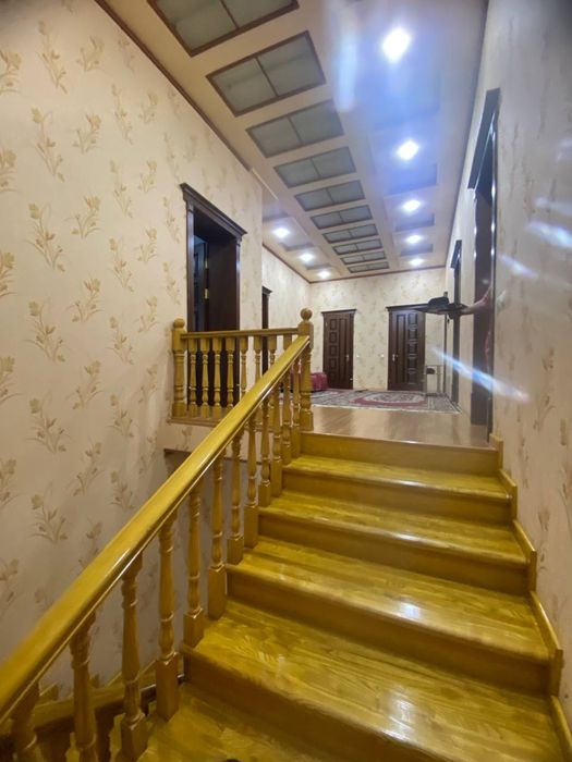 Аренда. Янгихаят район. Участок 6соток 7комнат+холл