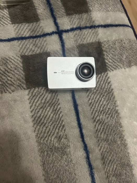 Экшн камера Xiaomi YI 4K Travel Edition, белая