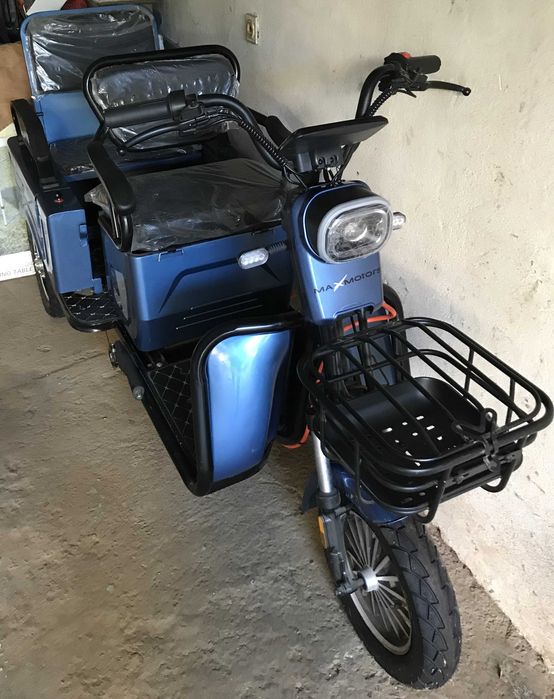 Двуместна електрическа триколка Max Motors CARGO LUX 1500W