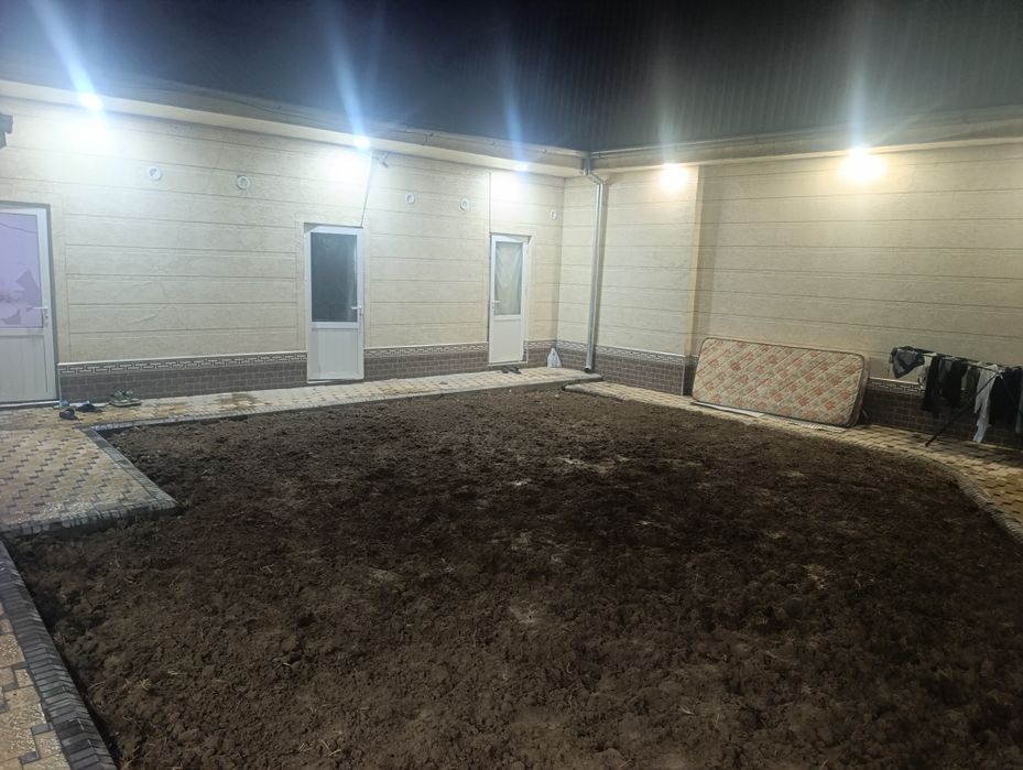 Ijaraga hovli 7 ta bollar kerak