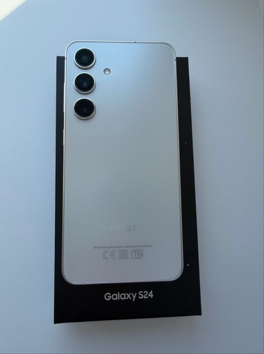 Samsung s24 в отличном состоянии