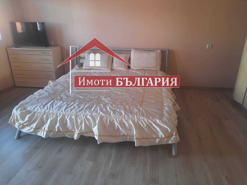 Къща на три етажа + Гараж в гр. Карлово