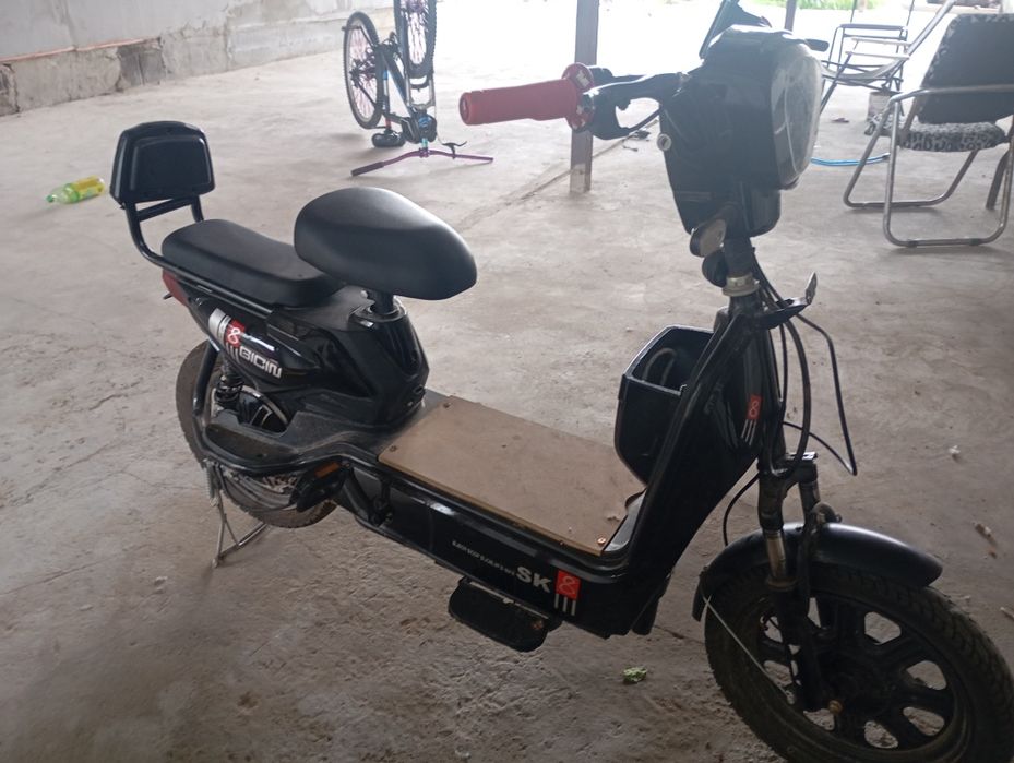 Продам электо скутер ск8