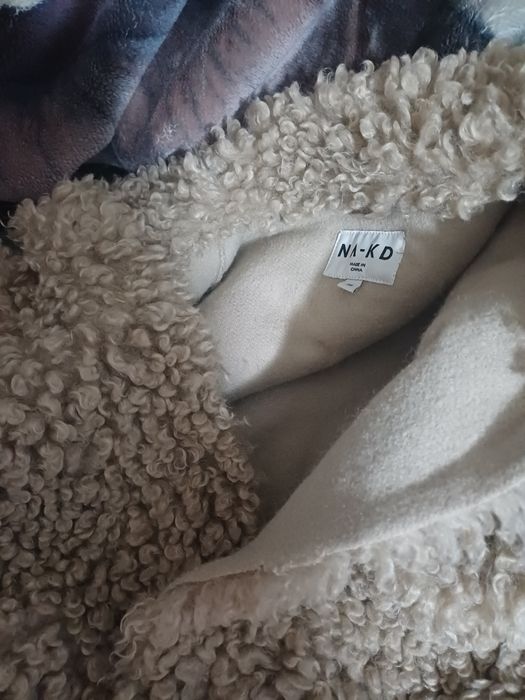 Кафяво палтенце и бяло на Зара