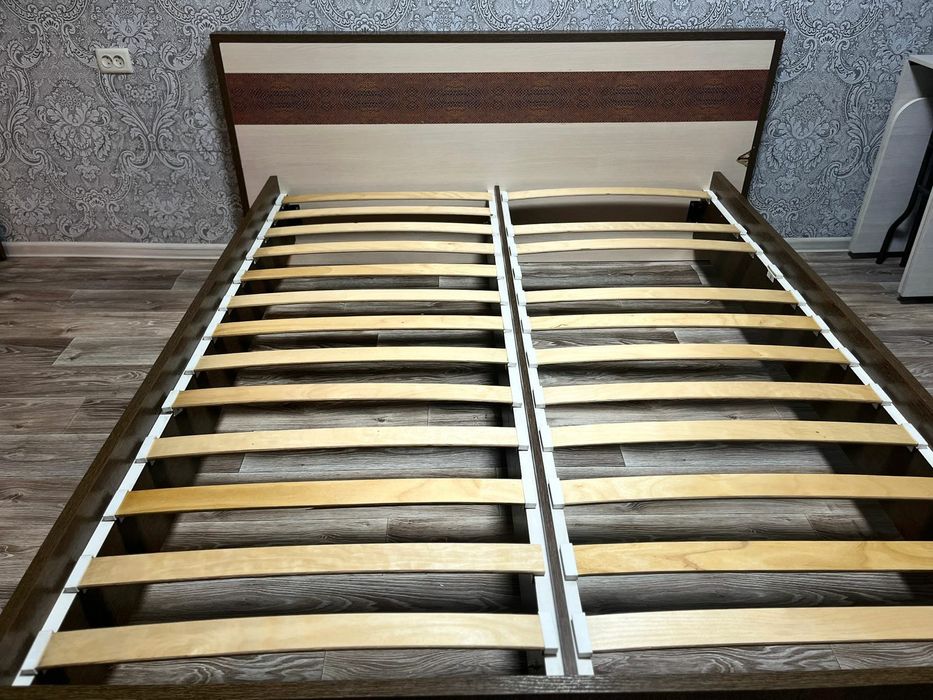 Продам спальный гарнитур