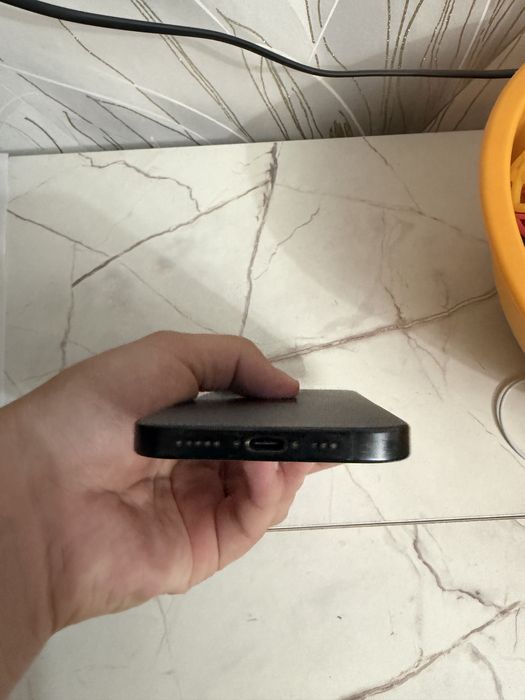 iPhone 16 pro black titanium