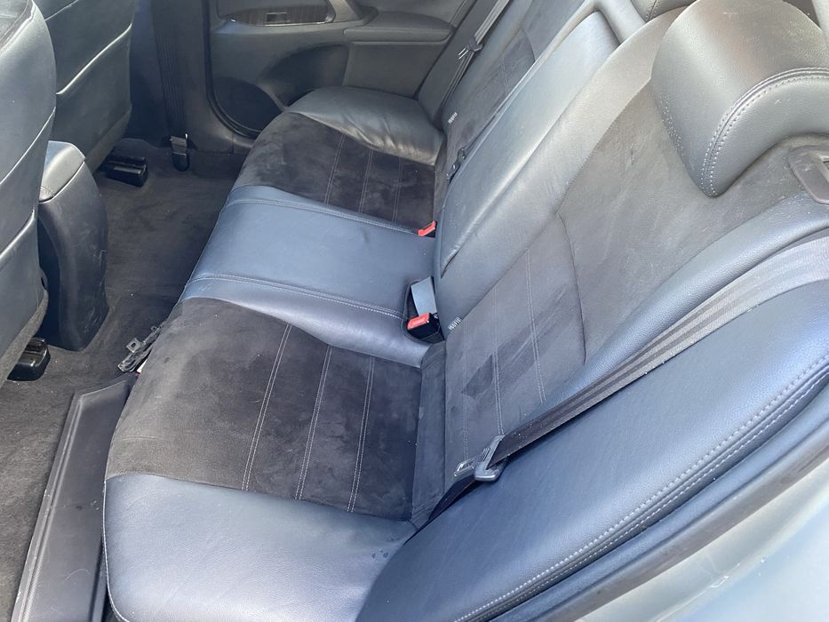 Кожен салон Toyota Avensis T27