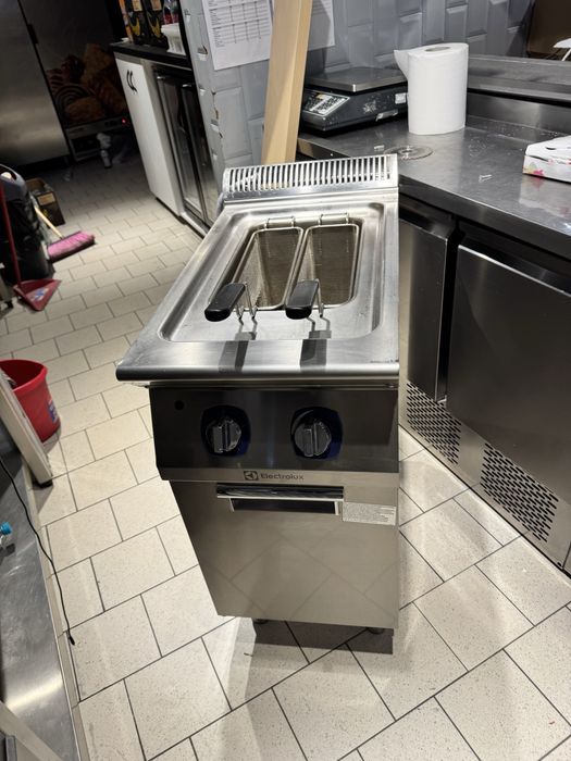 Aparat de fiert paste electrolux